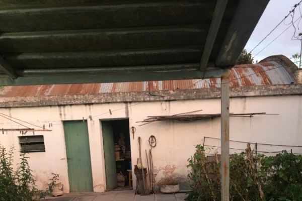 Casa Calle Paraná esquina 25 de Febrero