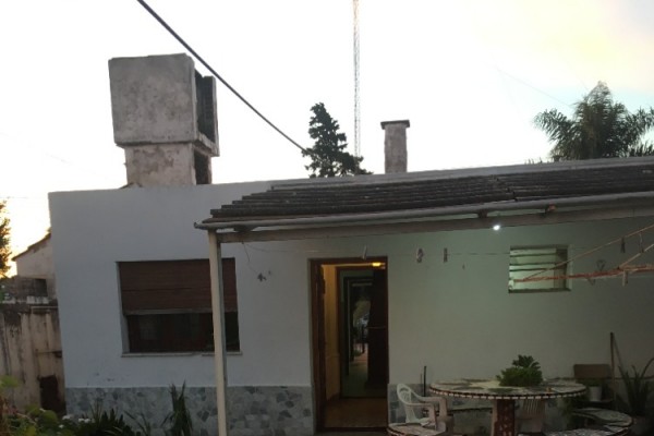 Casa Calle Paraná esquina 25 de Febrero