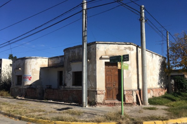 Casa Calle Sarmiento esquina San Lorenzo