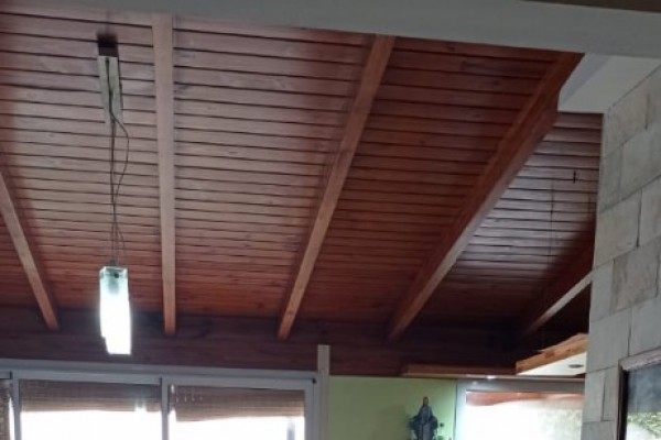 Casa Calle Belgrano al 350 con Local - Excelente Oportunidad