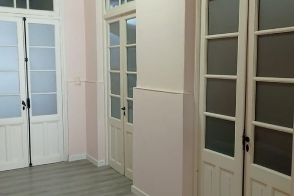 Casa Calle Belgrano al 350 con Local - Excelente Oportunidad