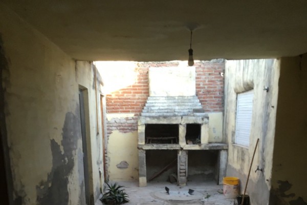 Casa Calle Falucho esquina H. Irigollen