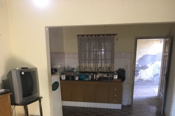 Casa Calle Falucho esquina H. Irigollen