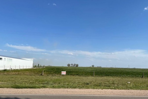 Predio de 7380 M2 sobre Ruta E-79 a Río Tercero