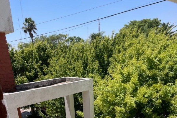 Casa Calle 9 de Julio Frente Plaza San Martín