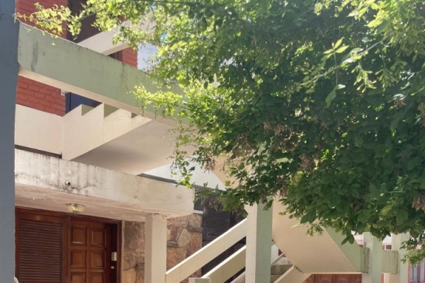 Casa Calle 9 de Julio Frente Plaza San Martín