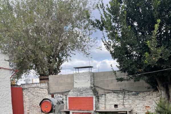 Casa y Galpón Calle Dean Funez