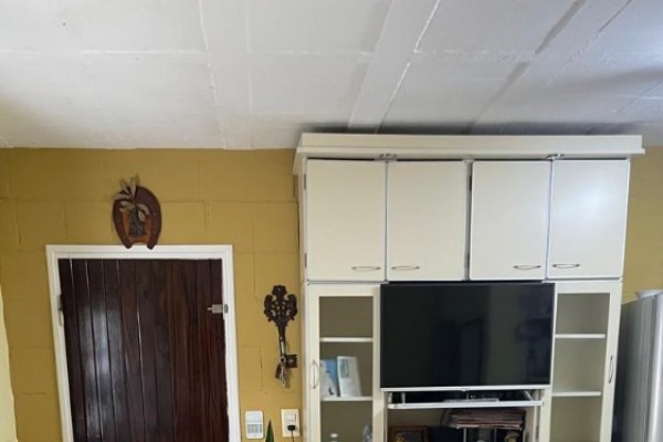 Casa y Galpón Calle Dean Funez