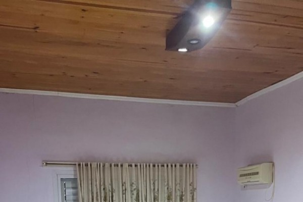 Casa y Galpón Calle Dean Funez