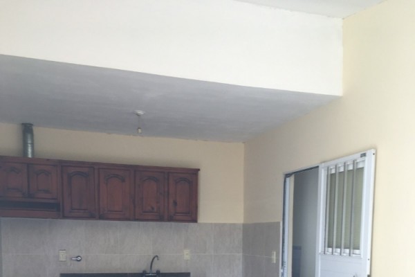 CASA EN VENTA. Santa Cruz esq. Pueyrredon