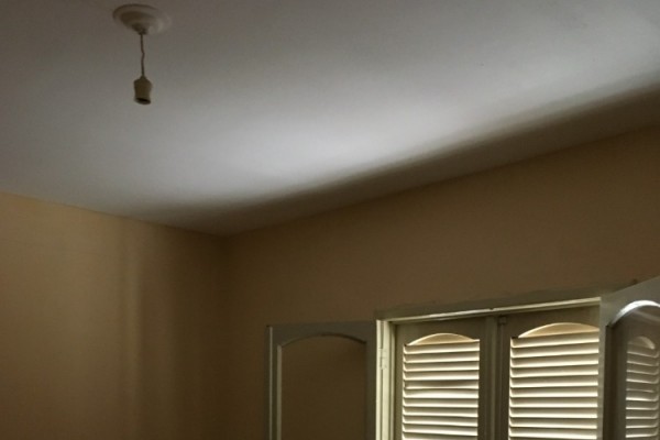 CASA EN VENTA. Santa Cruz esq. Pueyrredon