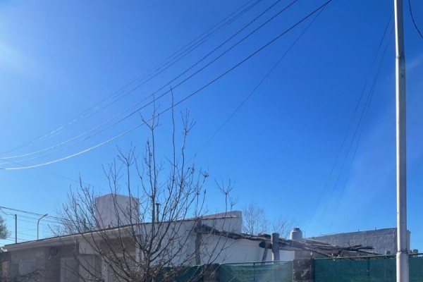 CASA EN VENTA. Santa Cruz esq. Pueyrredon