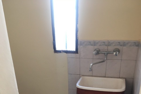 CASA EN VENTA. Santa Cruz esq. Pueyrredon