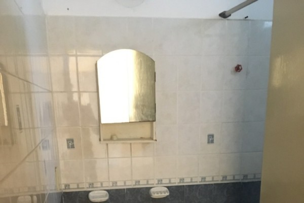 CASA EN VENTA. Santa Cruz esq. Pueyrredon