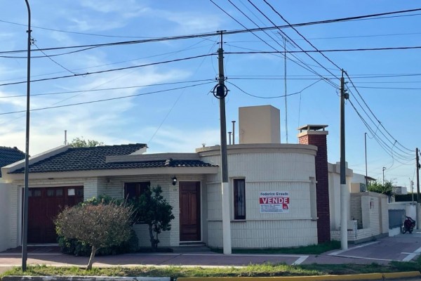 Calle Alem esquina Lamadrid