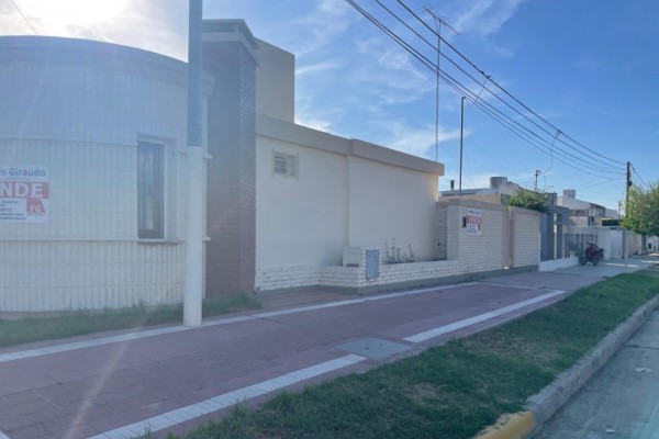 Calle Alem esquina Lamadrid